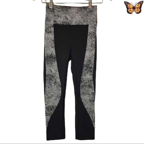 Lululemon Sweat & Repeat Crop 21" Size 4 - Picture 1 of 13